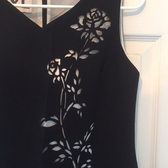 YL  Dress - Picture 2 of 5